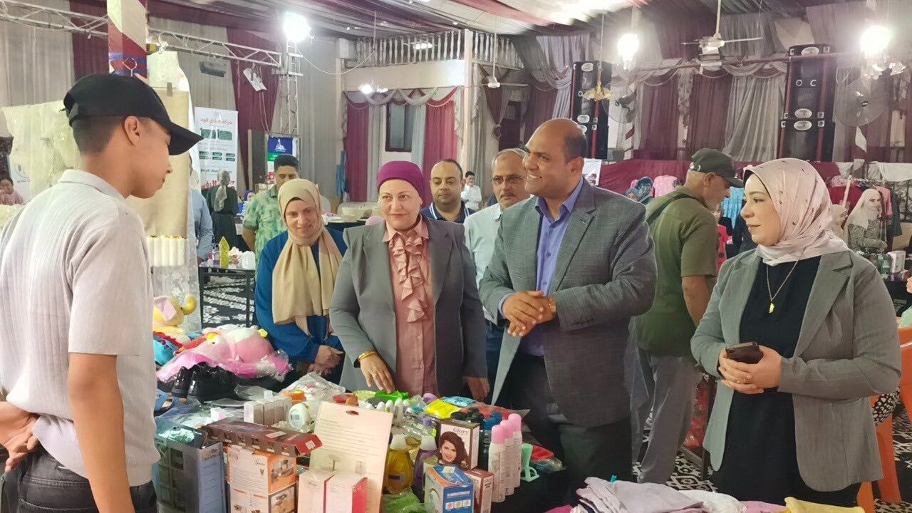 جانب من المعرض بمدينة دسوق جانب من المعرض بمدينة دسوق