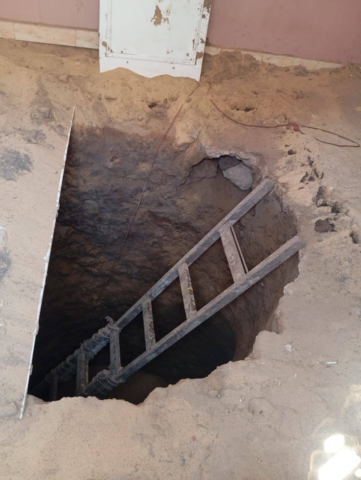 مفاجأة.. لجنة من آثار الأقصر عاينت موقع قصر ثقافة الأقصر مرتين مفاجأة.. لجنة من آثار الأقصر عاينت موقع قصر ثقافة الأقصر مرتين