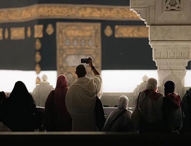 كسوة الكعبة المشرفة (2) كسوة الكعبة المشرفة (2)