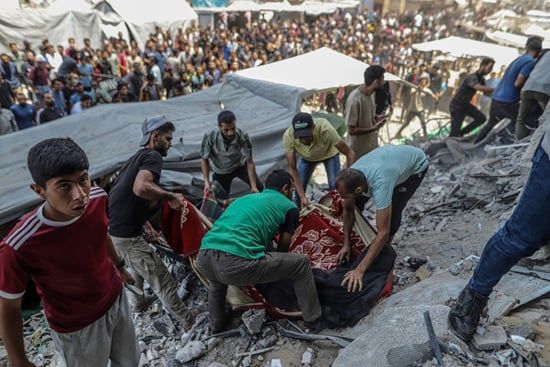 القصف الإسرائيلي على غزة (8) القصف الإسرائيلي على غزة (8)