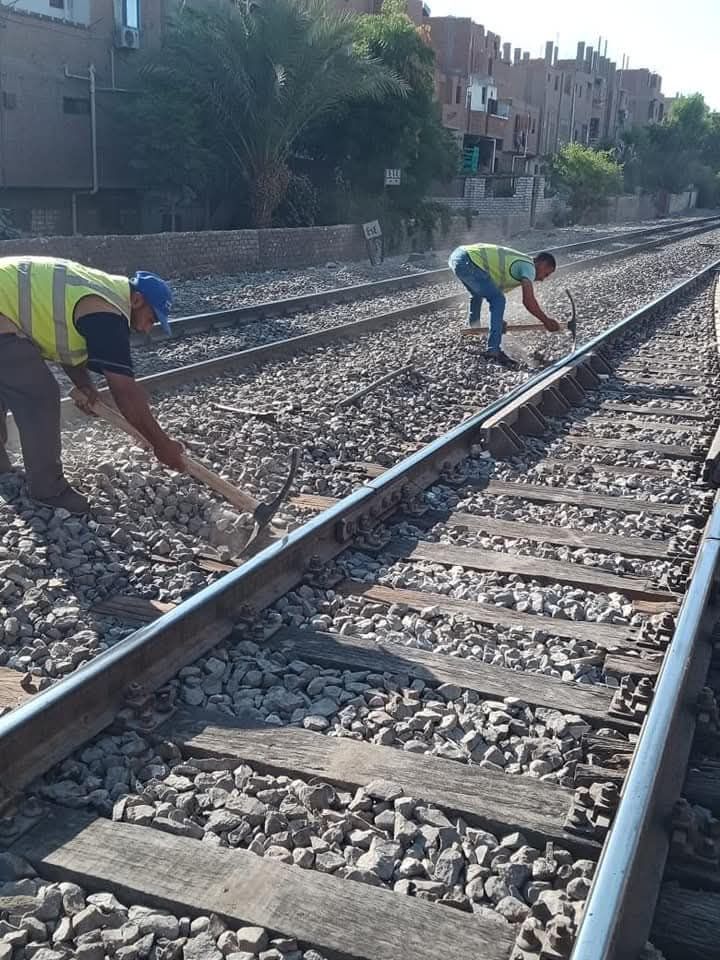 عمال السكة الحديد خلال العمل (10) عمال السكة الحديد خلال العمل (10)
