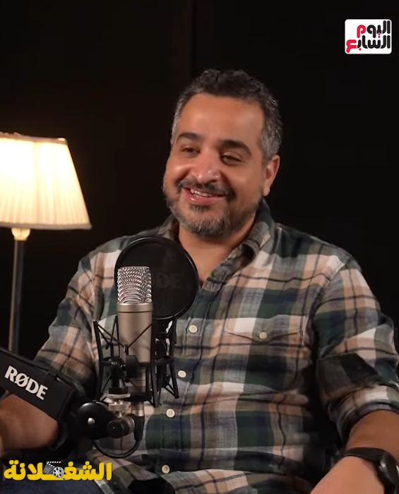 الكاتب والمؤلف محمود عزت الكاتب والمؤلف محمود عزت