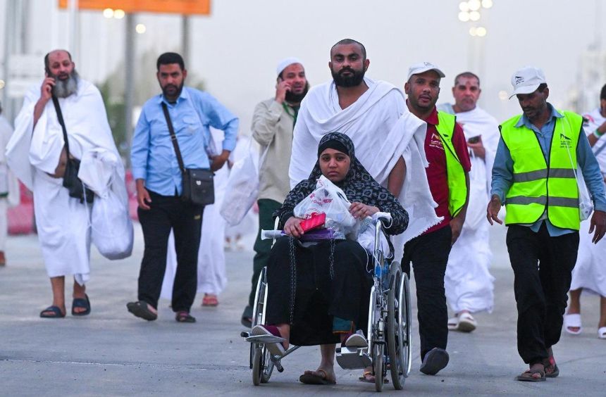جانب من الحجاج جانب من الحجاج