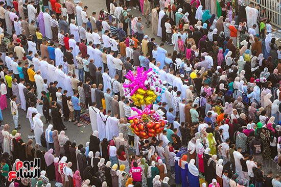 حضور كبير على صلاة العيد فى مسجد عمرو بن العاص حضور كبير على صلاة العيد فى مسجد عمرو بن العاص
