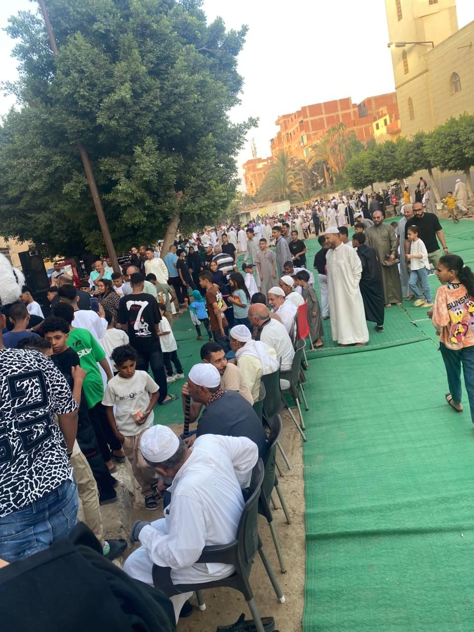 فرحة العيد تملأ ساحة الرضوان بمدينة السلام (13) فرحة العيد تملأ ساحة الرضوان بمدينة السلام (13)