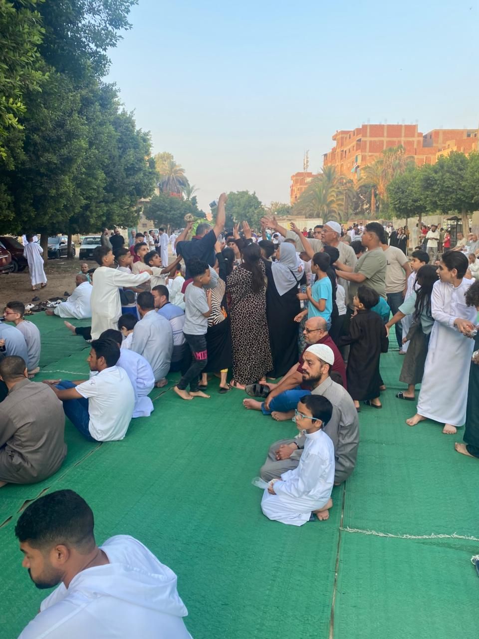 فرحة العيد تملأ ساحة الرضوان بمدينة السلام (7) فرحة العيد تملأ ساحة الرضوان بمدينة السلام (7)