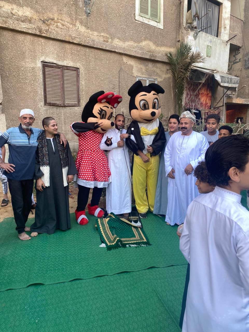 فرحة العيد تملأ ساحة الرضوان بمدينة السلام (11) فرحة العيد تملأ ساحة الرضوان بمدينة السلام (11)