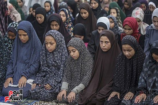 الأطفال يؤدون صلاة العيد فى غزة الأطفال يؤدون صلاة العيد فى غزة