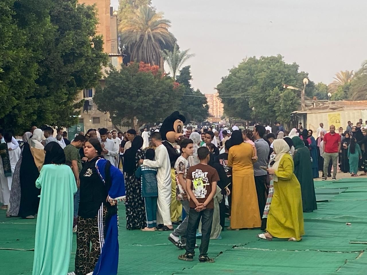 فرحة العيد تملأ ساحة الرضوان بمدينة السلام (6) فرحة العيد تملأ ساحة الرضوان بمدينة السلام (6)