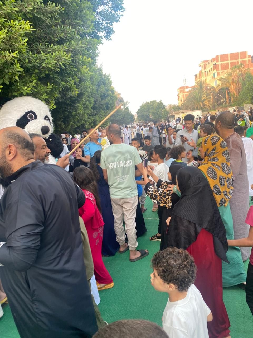 فرحة العيد تملأ ساحة الرضوان بمدينة السلام (11) فرحة العيد تملأ ساحة الرضوان بمدينة السلام (11)