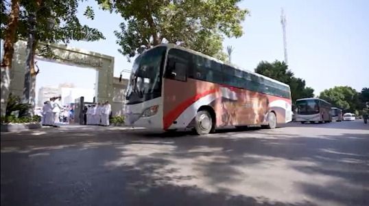 الاحتفال مع كبار السن (6) الاحتفال مع كبار السن (6)