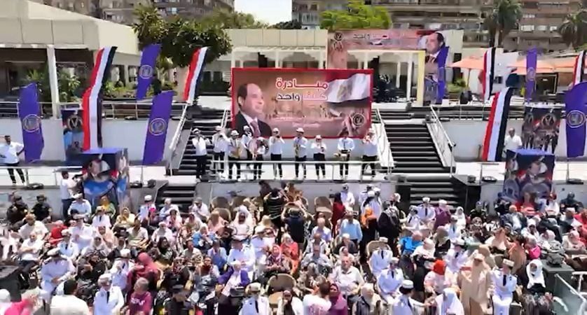 الاحتفال مع كبار السن (2) الاحتفال مع كبار السن (2)