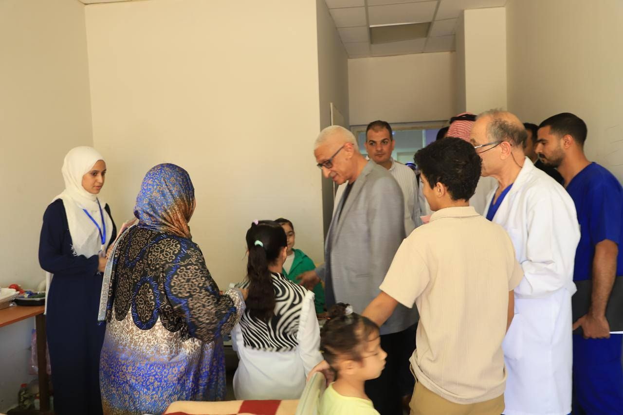 مع الاطفال الفلسطينيين بمستشفي العريش مع الاطفال الفلسطينيين بمستشفي العريش