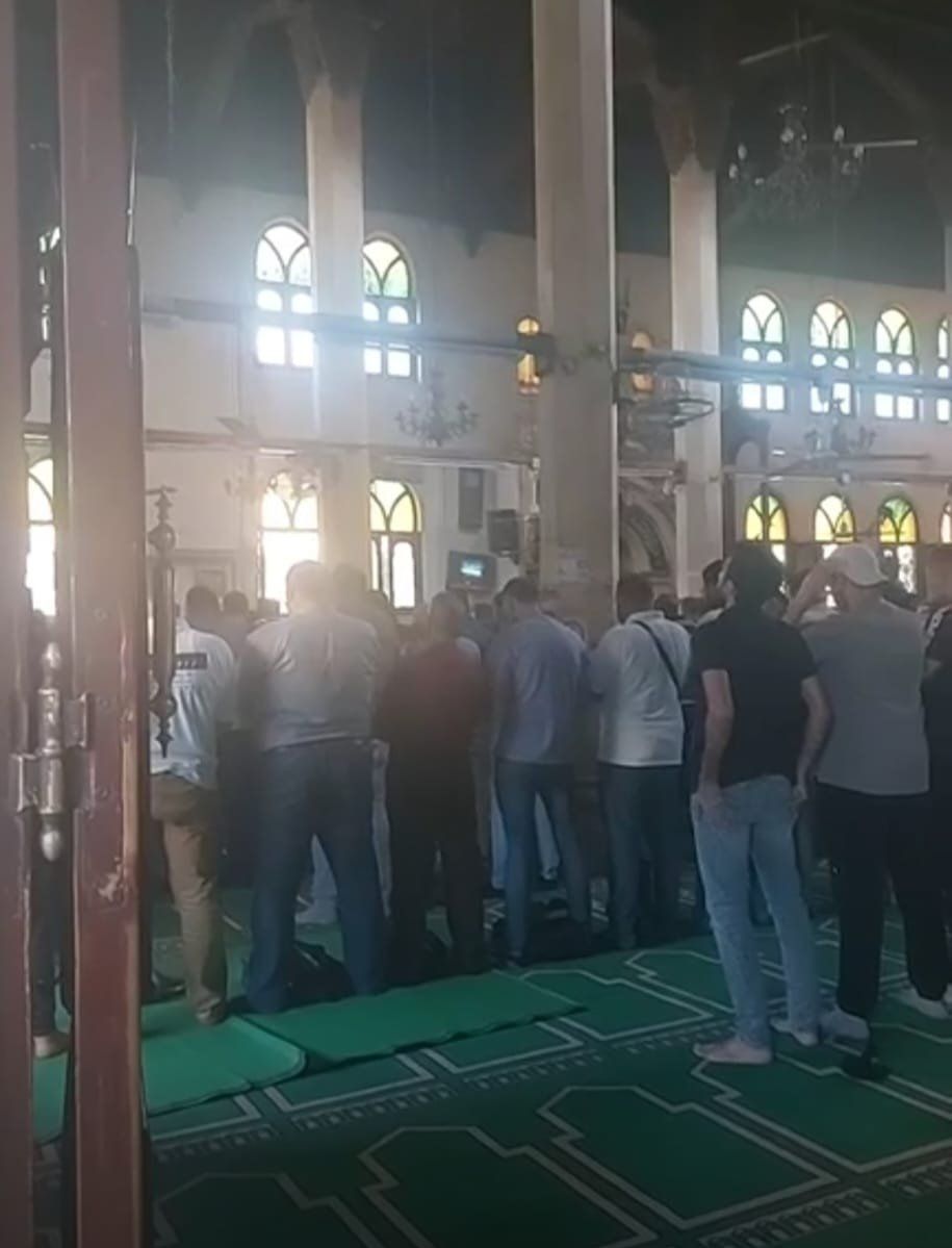 صلاة الجنازة علي ضحية عاصفة الإسكندرية صلاة الجنازة علي ضحية عاصفة الإسكندرية