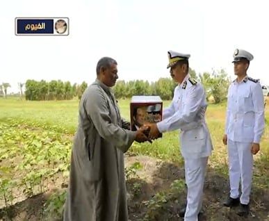 الداخلية ترسم البسمة على وجوه الأسر الأكثر احتياجا (2) الداخلية ترسم البسمة على وجوه الأسر الأكثر احتياجا (2)