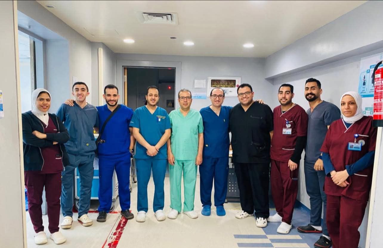 الفريق الطبي المشارك في العملية الفريق الطبي المشارك في العملية
