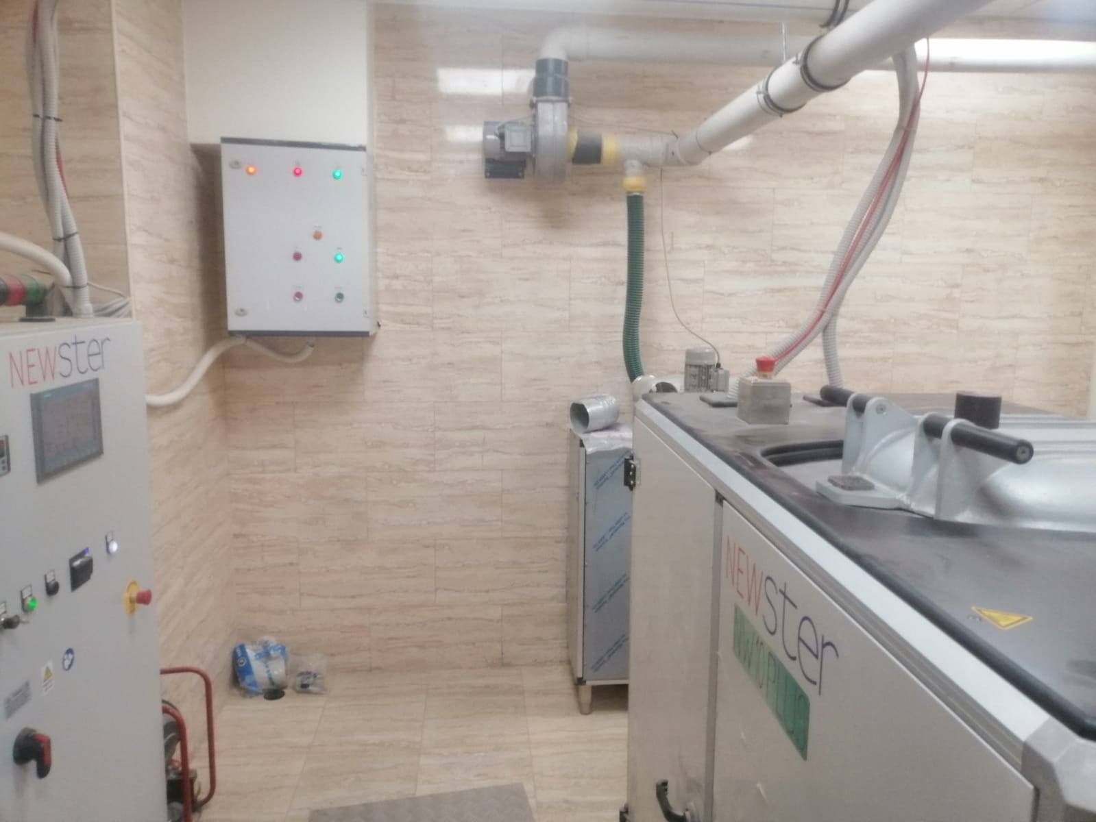 التخلص من 6350 طن نفايات خطرة بالأقصر التخلص من 6350 طن نفايات خطرة بالأقصر