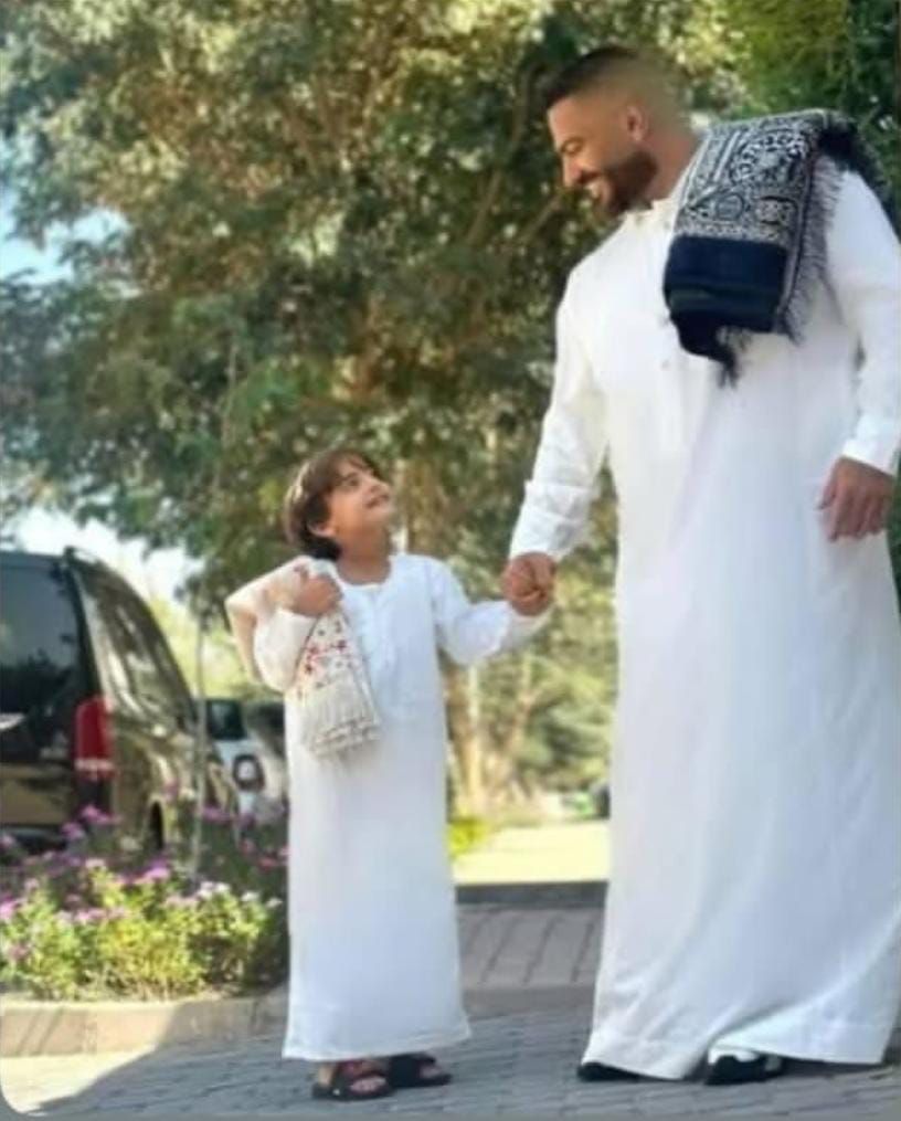 تامر حسنى مع ابنه تامر حسنى مع ابنه