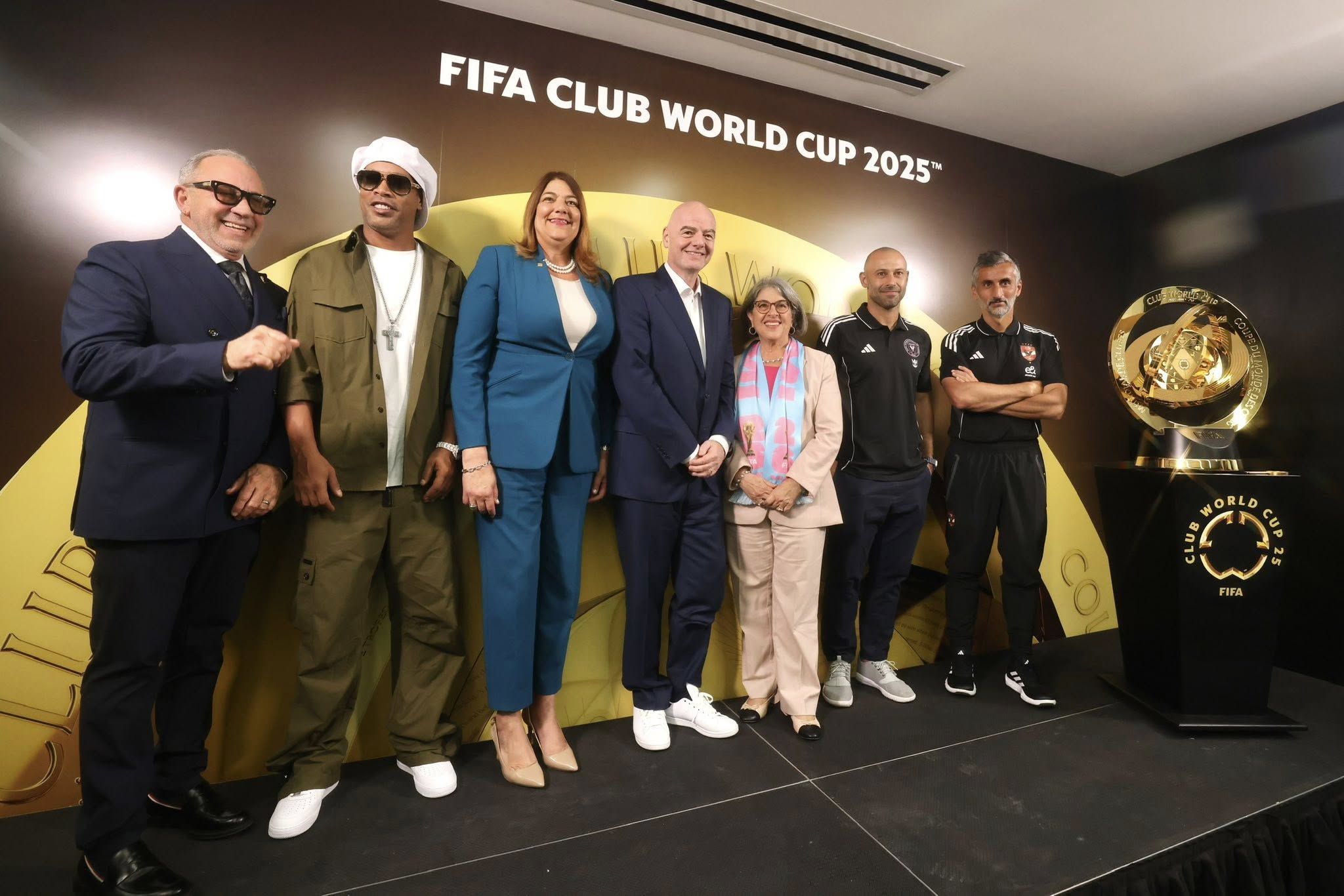 مدربا الاهلي وانتر ميامي بحضور انفانتينو ورونالدينيو مدربا الاهلي وانتر ميامي بحضور انفانتينو ورونالدينيو