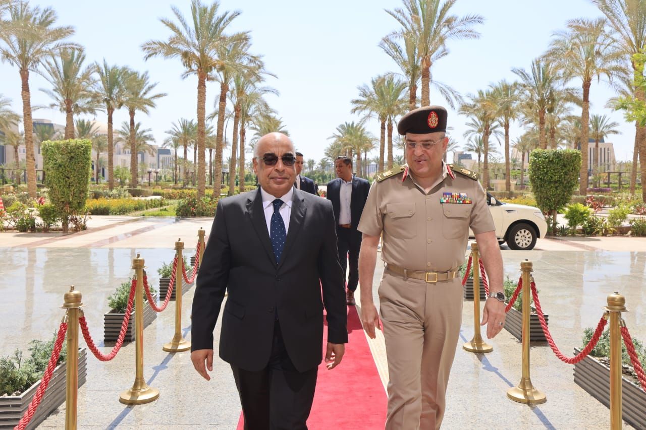 وزير العدل وقائد القضاء العسكرى وزير العدل وقائد القضاء العسكرى