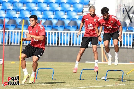 الأهلي يواصل استعداداته (3) الأهلي يواصل استعداداته (3)