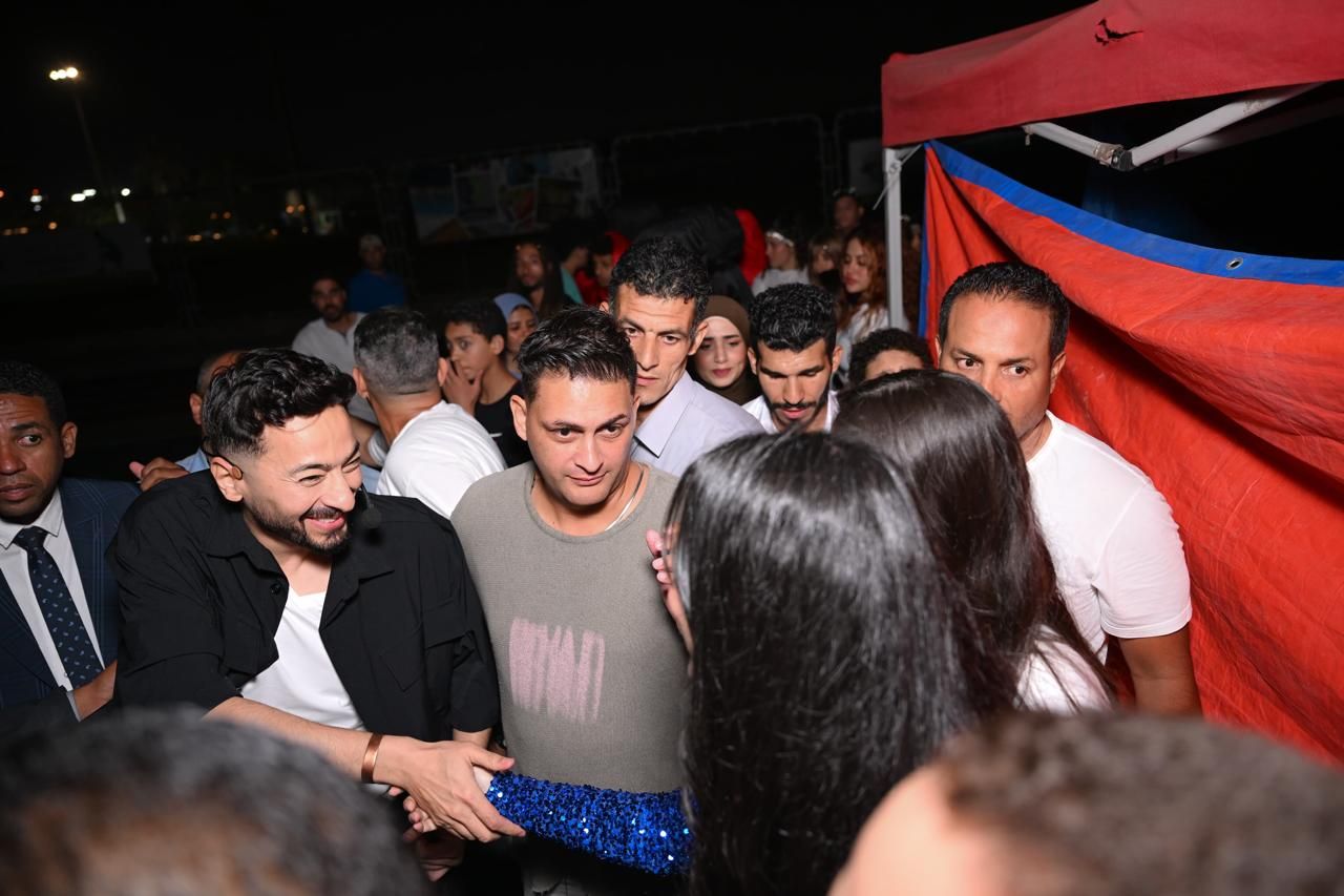حماده هلال مع المعجبين حماده هلال مع المعجبين
