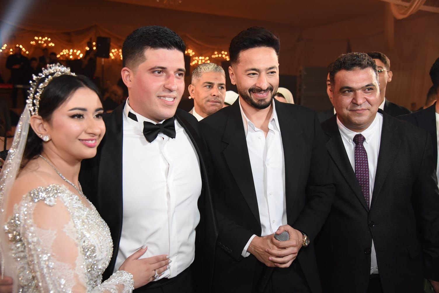كبار رجال الأعمال ونجوم الفن والإعلام في حفل زفاف شقيقة مالك القبطان للسيارات (5) كبار رجال الأعمال ونجوم الفن والإعلام في حفل زفاف شقيقة مالك القبطان للسيارات (5)