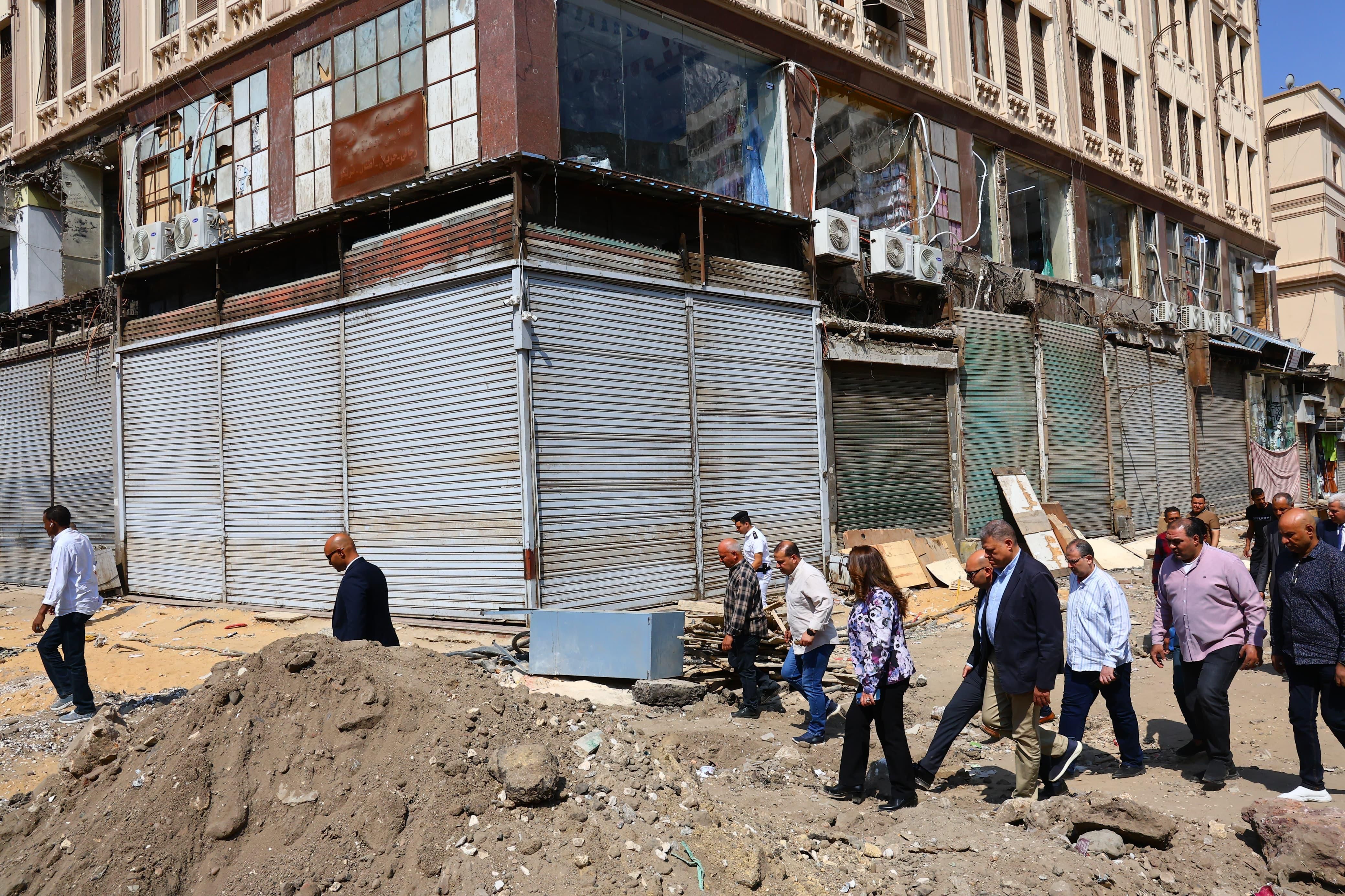 وزيرة التنمية المحلية تتفقد تنفيذ المرحلة الأولى من تطوير سوق العتبة بالموسكى (13) وزيرة التنمية المحلية تتفقد تنفيذ المرحلة الأولى من تطوير سوق العتبة بالموسكى (13)