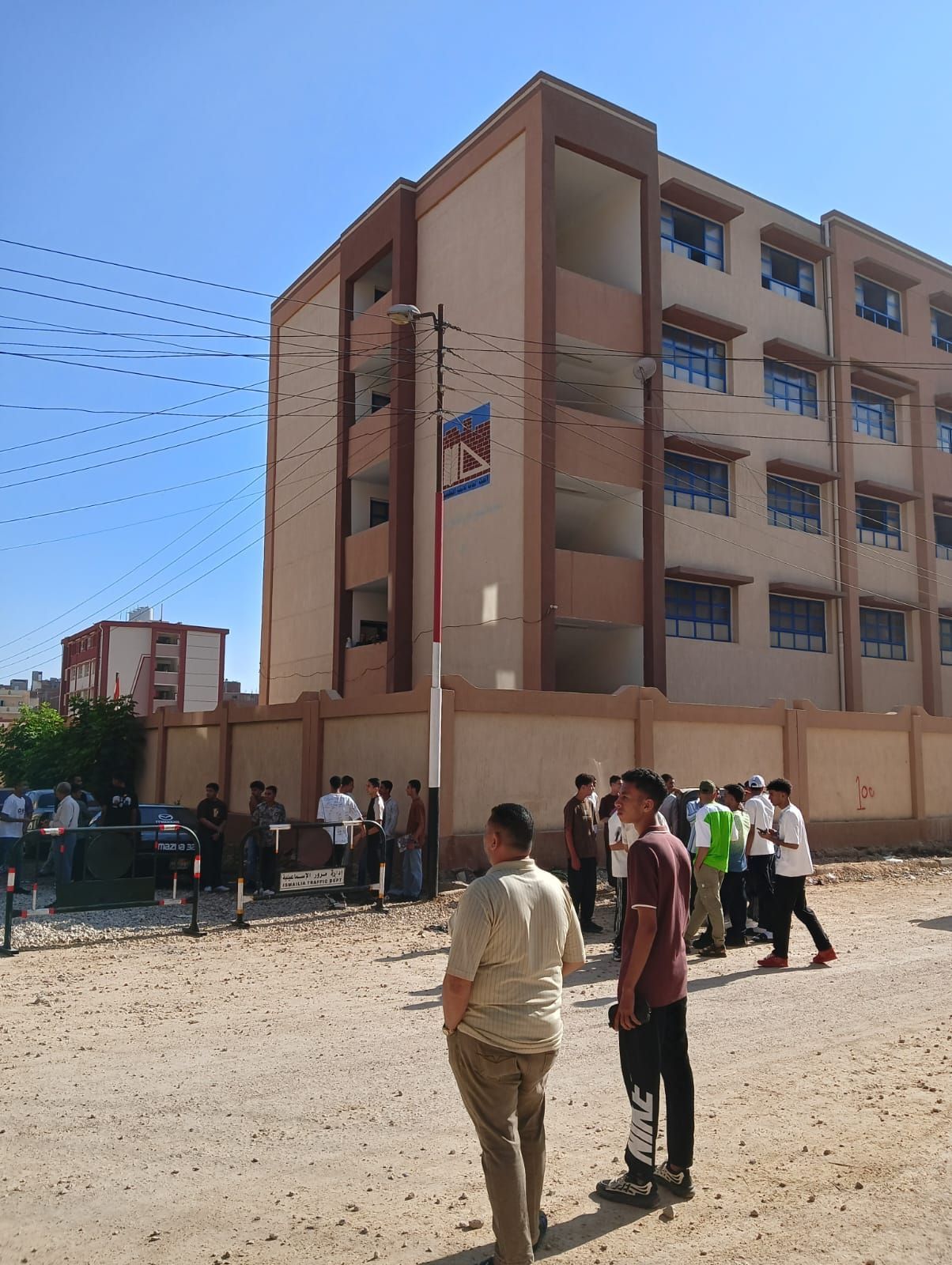 جانب من الطلاب جانب من الطلاب
