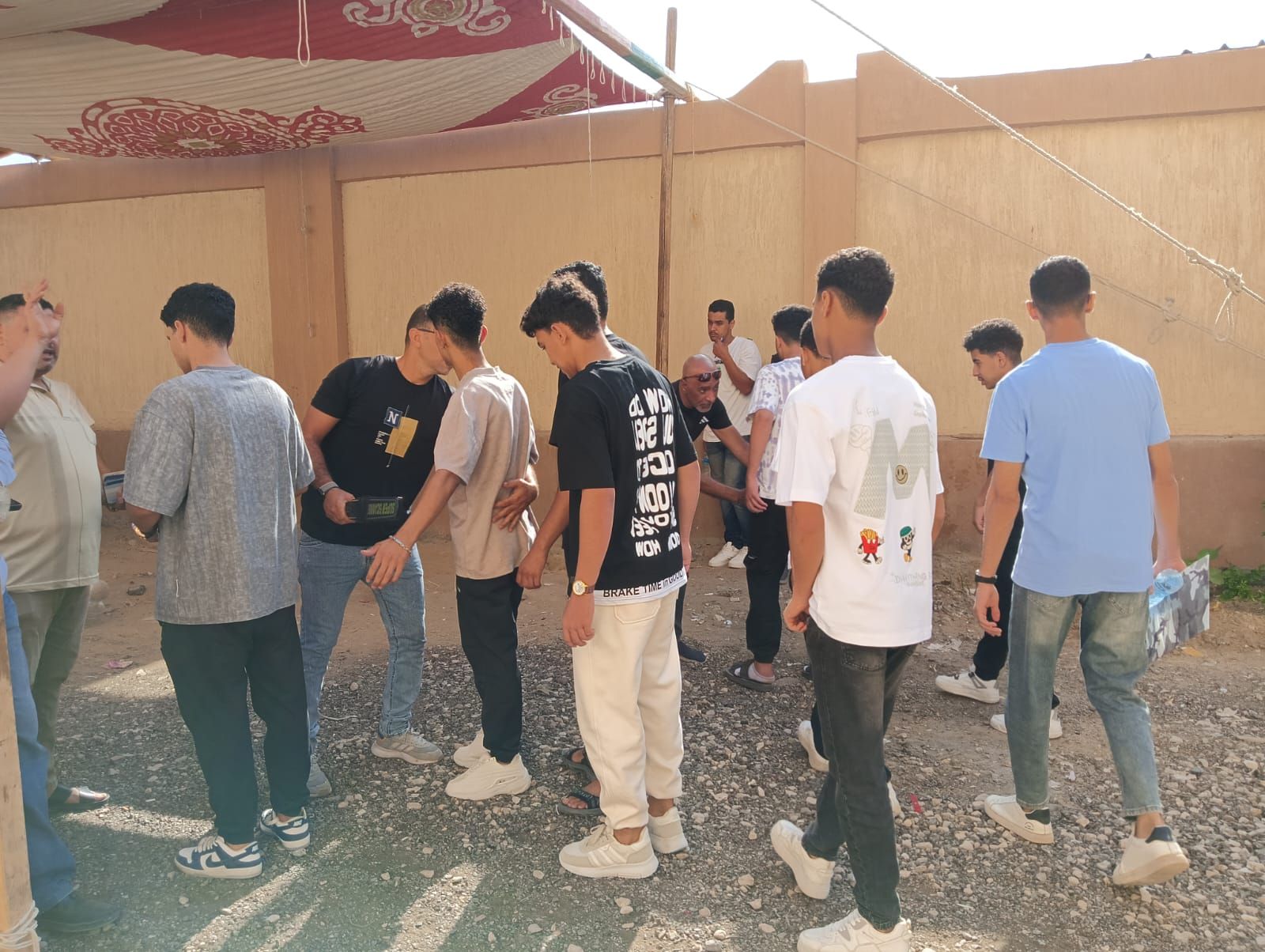جانب من تفتيش الطلاب_1 جانب من تفتيش الطلاب_1