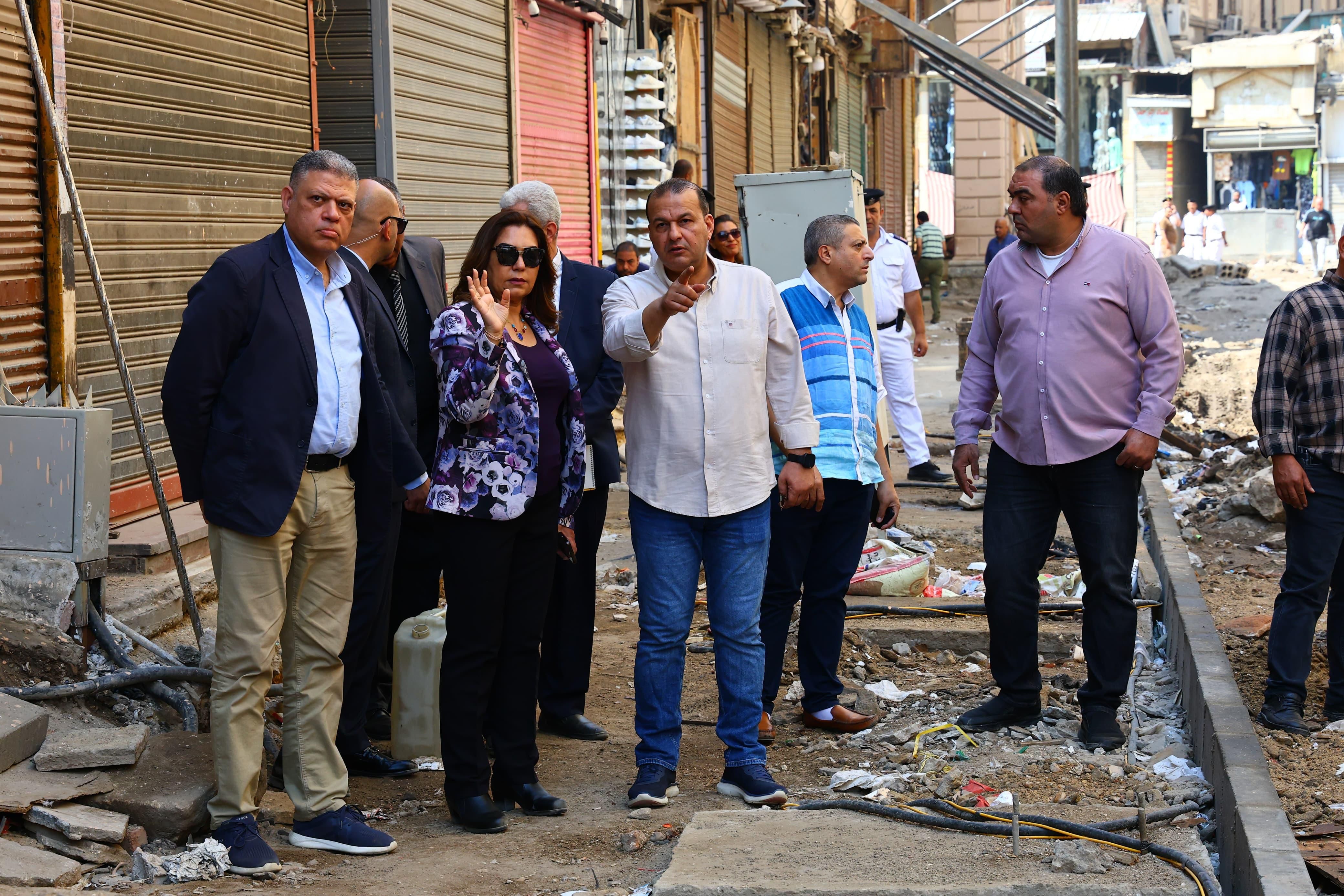 وزيرة التنمية المحلية تتفقد تنفيذ المرحلة الأولى من تطوير سوق العتبة بالموسكى (11) وزيرة التنمية المحلية تتفقد تنفيذ المرحلة الأولى من تطوير سوق العتبة بالموسكى (11)