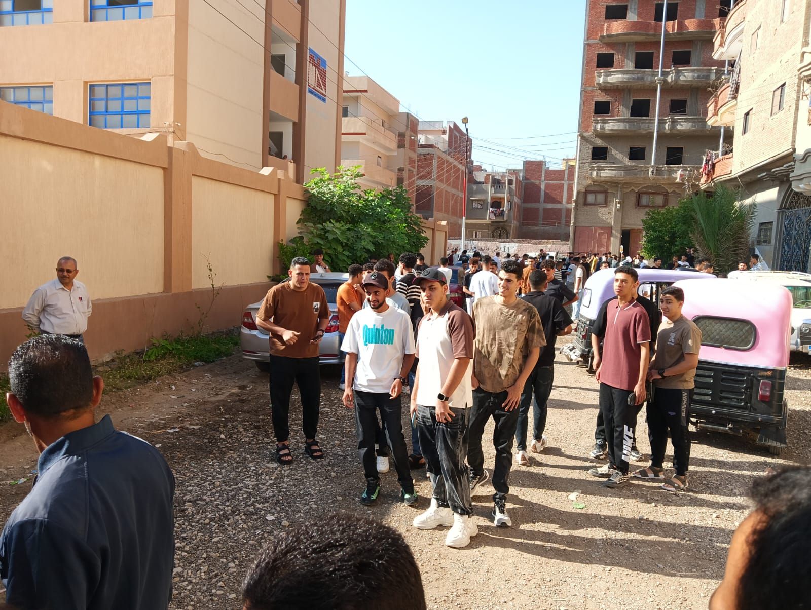 طلاب الثانوية العامة بالإسماعيلية طلاب الثانوية العامة بالإسماعيلية