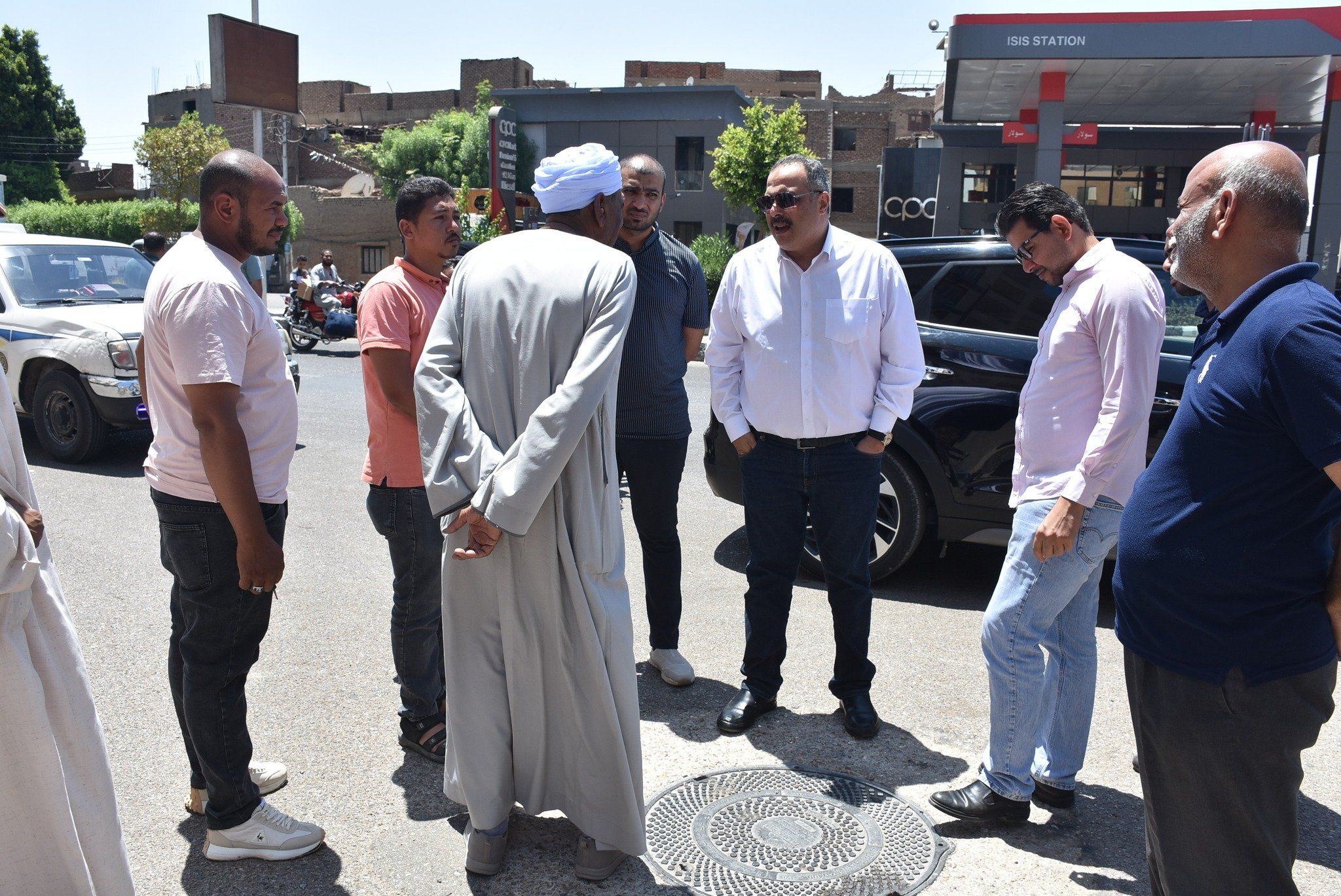 شركة مياه الأقصر تبحث إمكانية توصيل خدمة الصرف الصحي لمنطقة شارع مصر شركة مياه الأقصر تبحث إمكانية توصيل خدمة الصرف الصحي لمنطقة شارع مصر