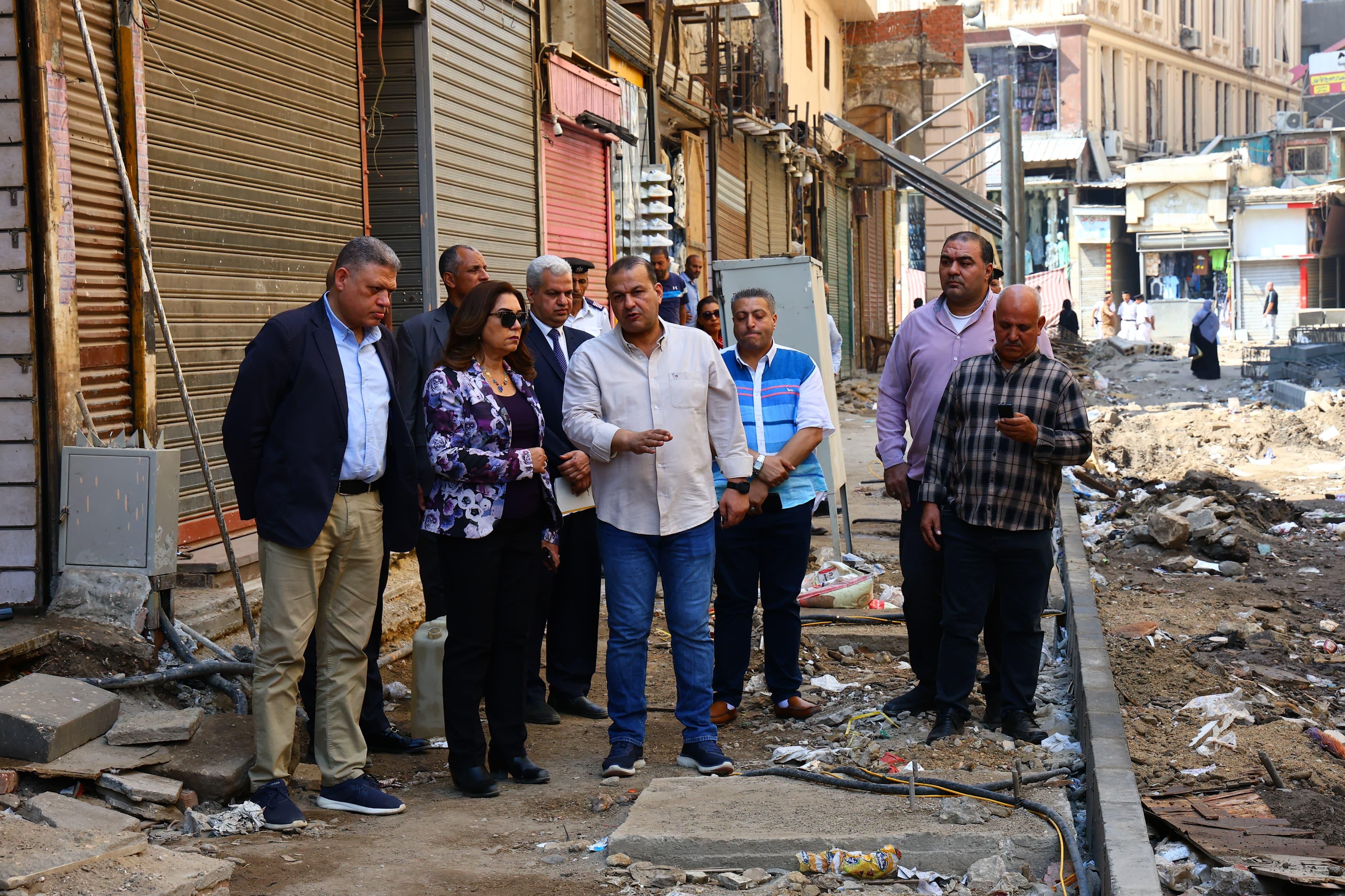 وزيرة التنمية المحلية تتفقد تنفيذ المرحلة الأولى من تطوير سوق العتبة بالموسكى (9) وزيرة التنمية المحلية تتفقد تنفيذ المرحلة الأولى من تطوير سوق العتبة بالموسكى (9)
