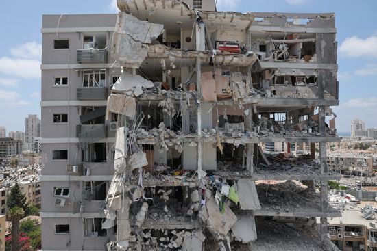 إيران تطلق صواريخ باليستية على إسرائيل (6) إيران تطلق صواريخ باليستية على إسرائيل (6)