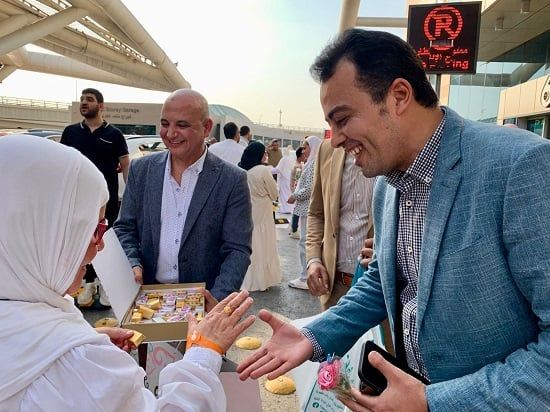 محمد السيد الشاذلى في استقبل الحجاج (2) محمد السيد الشاذلى في استقبل الحجاج (2)