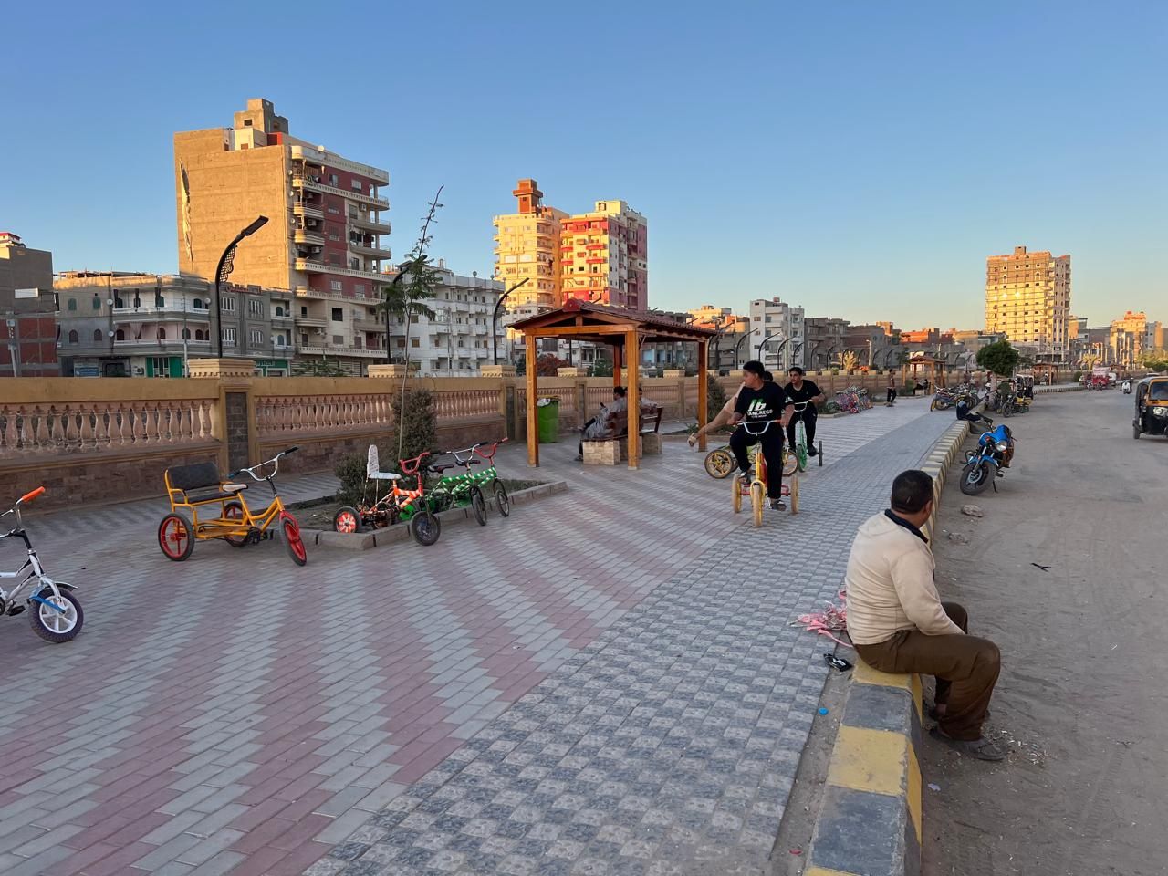 كورنيش مدينة دكرنس كورنيش مدينة دكرنس