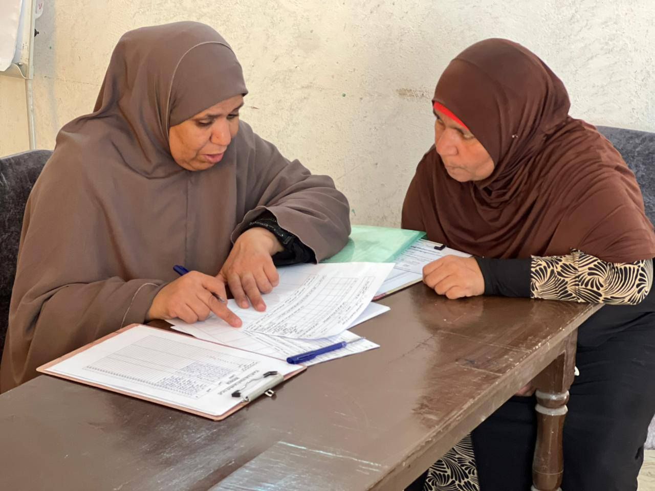 عرض الفرص على السيدات عرض الفرص على السيدات