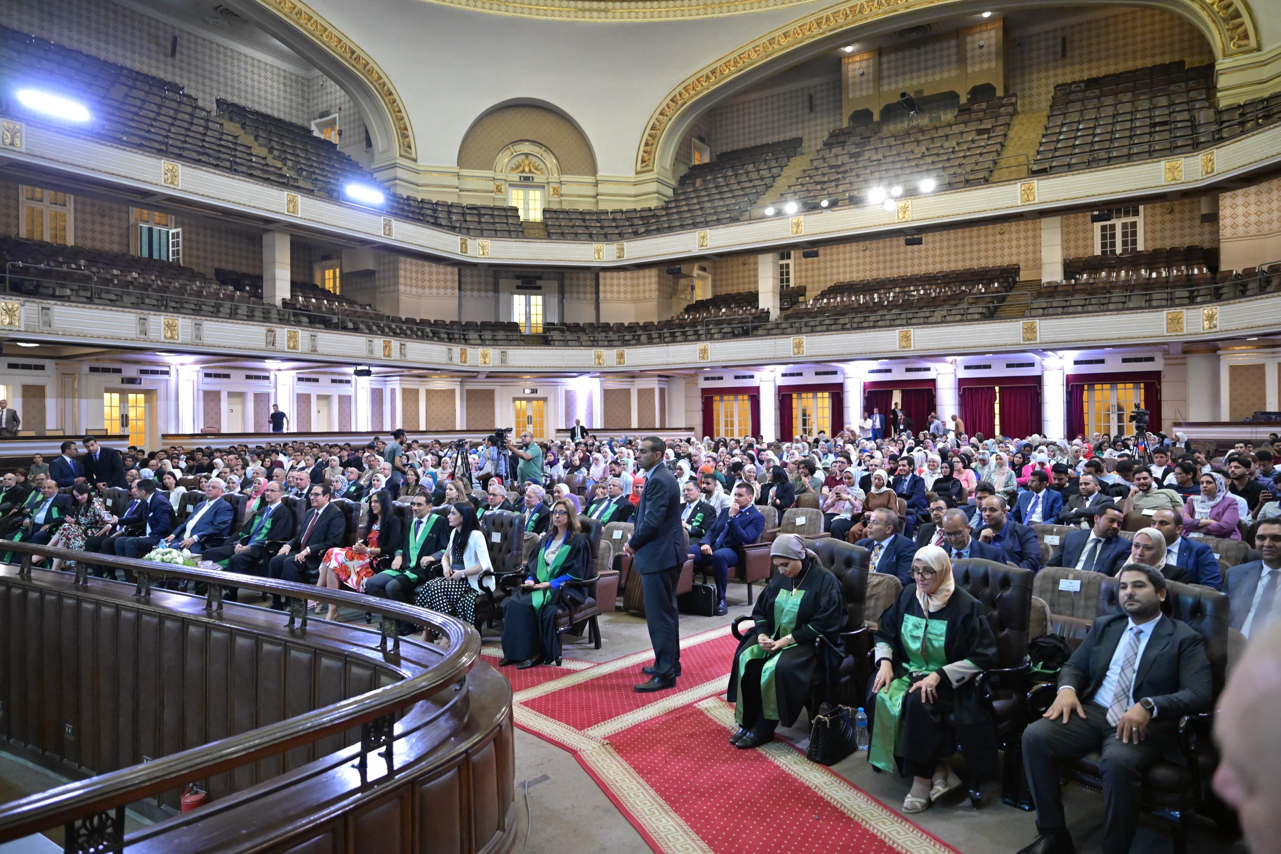 قاعة الاحتفالات الكبري بجامعة القاهرة قاعة الاحتفالات الكبري بجامعة القاهرة