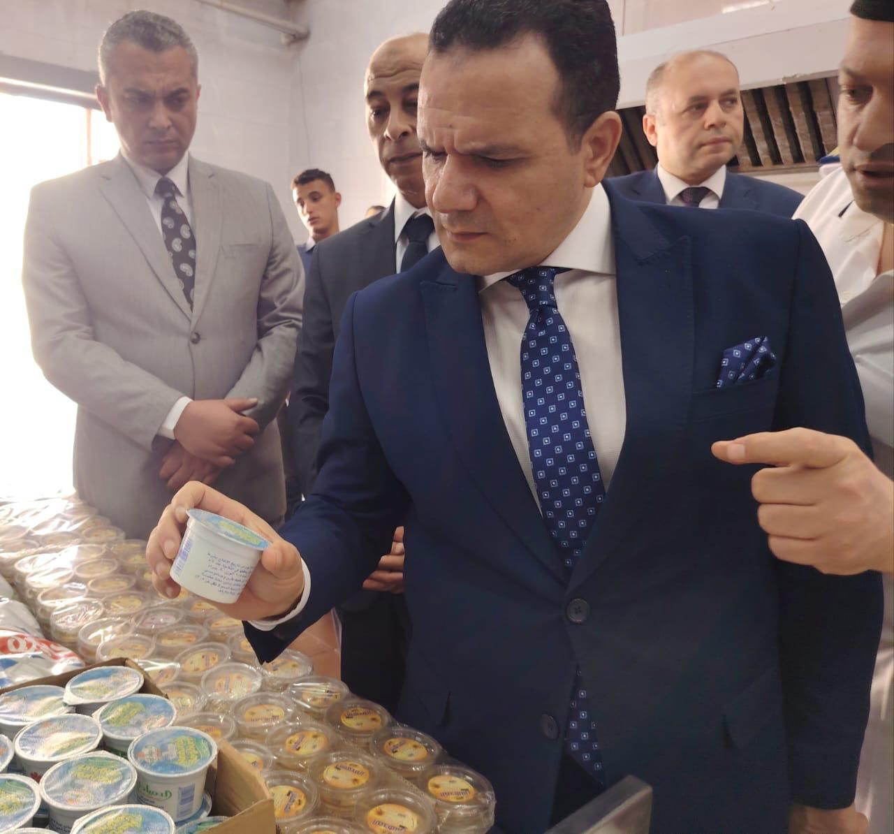 النيابة العامة تفحص الاغذية النيابة العامة تفحص الاغذية