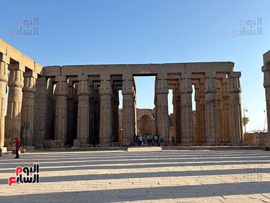 اقبال-السائحين-على-زيارة-معبد-الأقصر