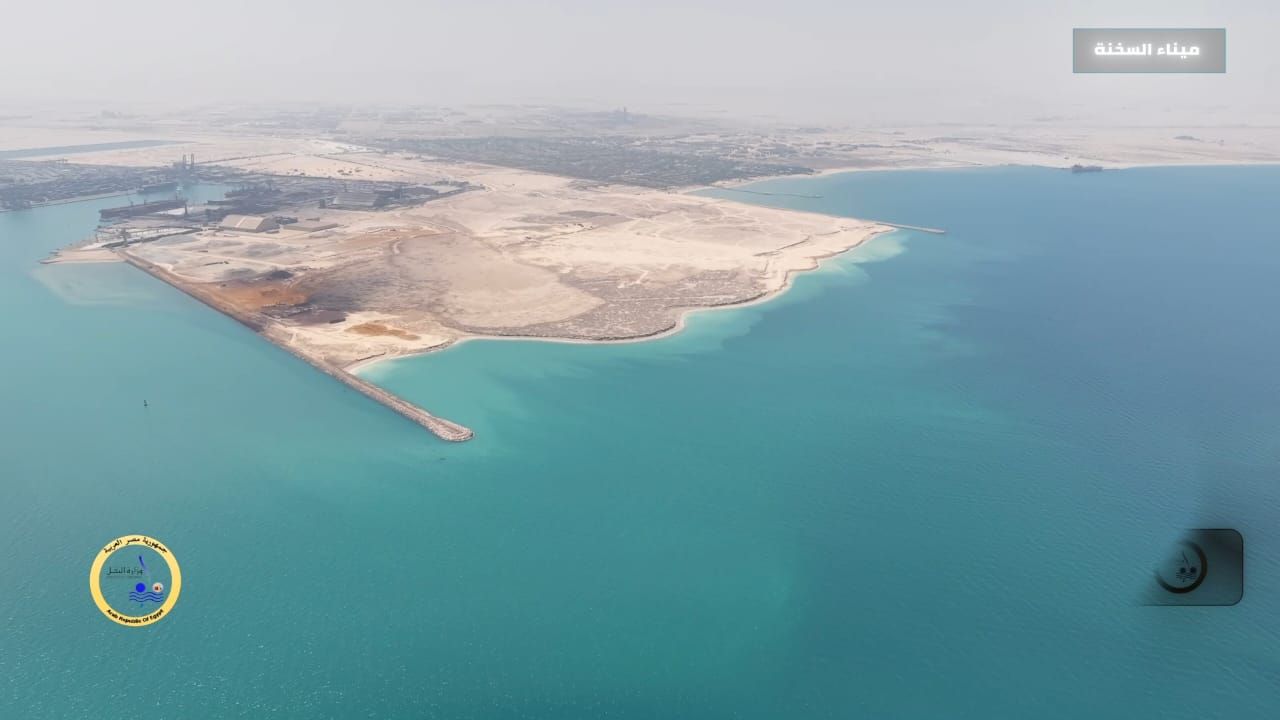 جانب من الميناء بالعين السخنة جانب من الميناء بالعين السخنة