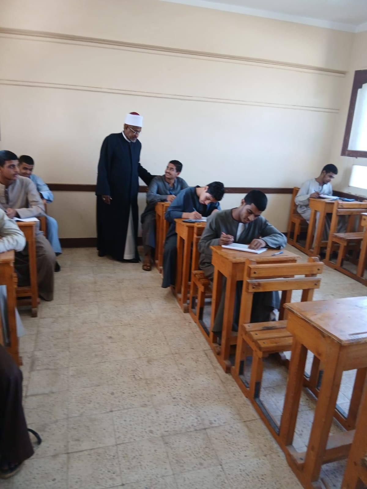 جولة بلجان إمتحانات الثانوية الأزهرية في قري أصفون وطفنيس والمساوية جولة بلجان إمتحانات الثانوية الأزهرية في قري أصفون وطفنيس والمساوية