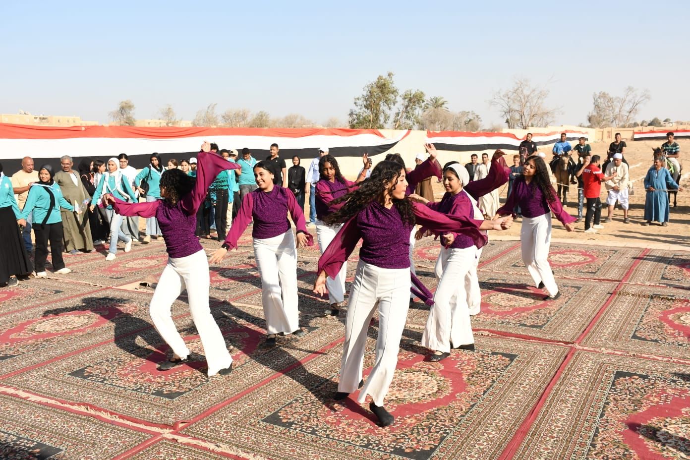 وزير الشباب والرياضة يشهد انطلاق مهرجان الألعاب الشعبية والتراثية (10) وزير الشباب والرياضة يشهد انطلاق مهرجان الألعاب الشعبية والتراثية (10)