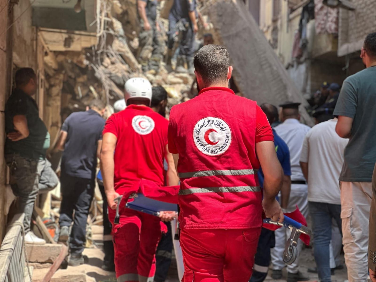عمليات البحث عن مفقودين آخرين بعقار حدائق القبة (2) عمليات البحث عن مفقودين آخرين بعقار حدائق القبة (2)