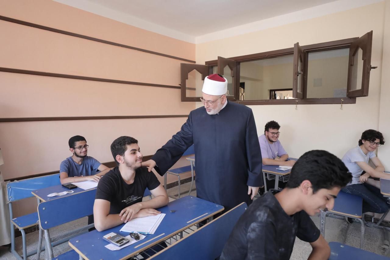 جانب من جولة وكيل الأزهر جانب من جولة وكيل الأزهر