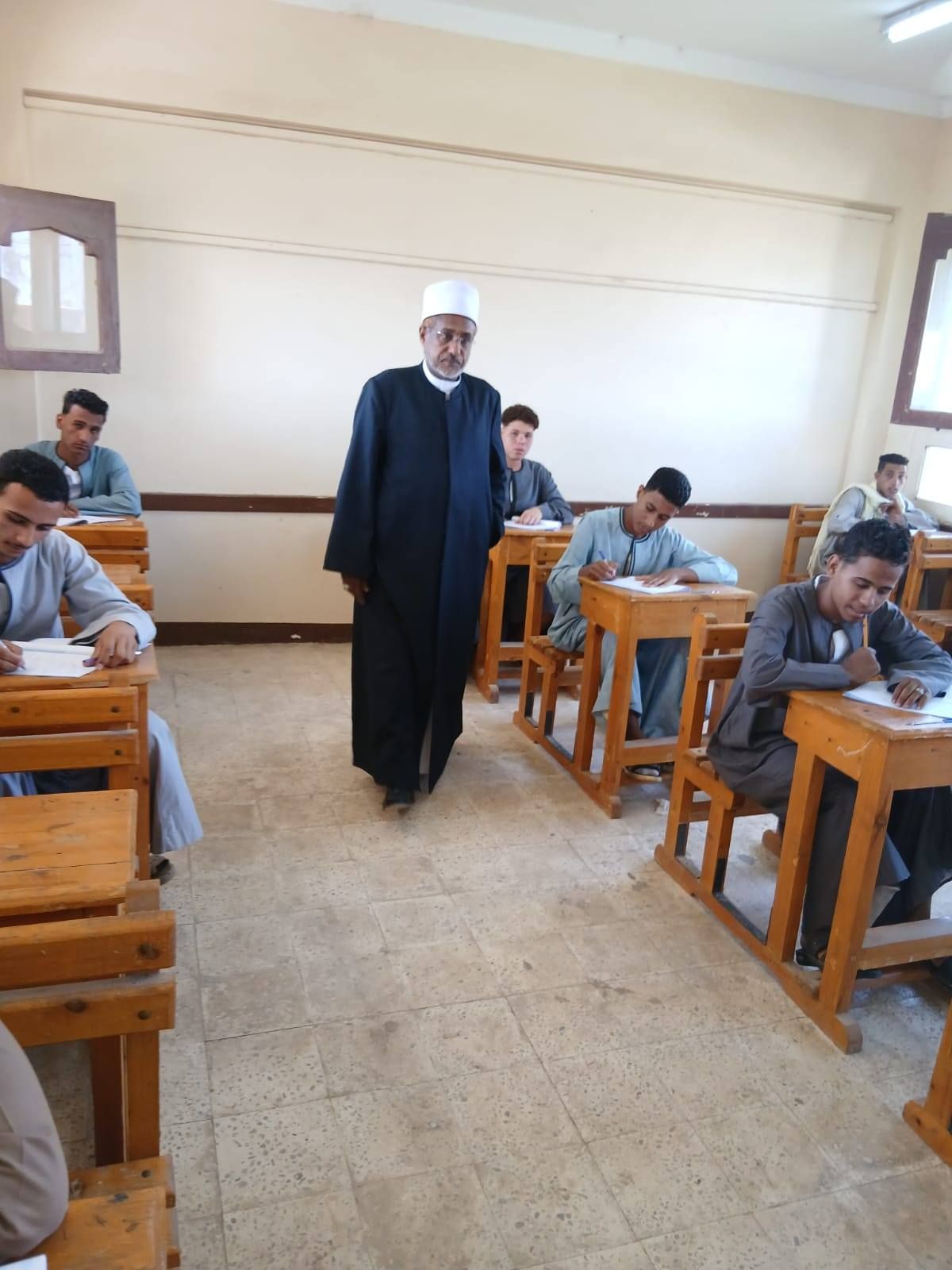 متابعة لجان إمتحانات الثانوية الأزهرية في قري أصفون وطفنيس والمساوية متابعة لجان إمتحانات الثانوية الأزهرية في قري أصفون وطفنيس والمساوية
