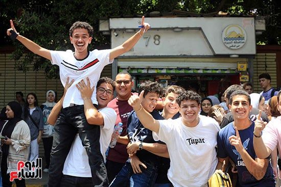 فرحة طلبة الثانوية العامة فرحة طلبة الثانوية العامة