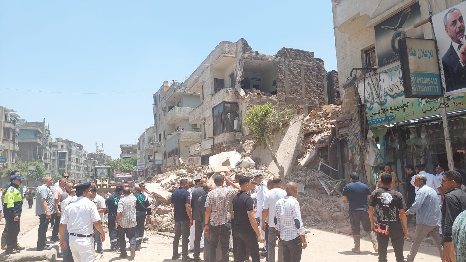 انهيار منزل فى شبرا مصر انهيار منزل فى شبرا مصر