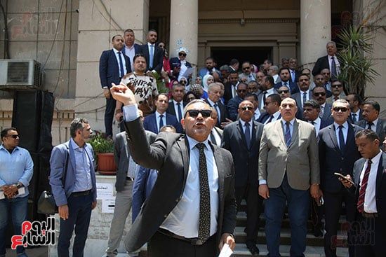 وقفة احتجاجية من المحامين داخل نقابتهم (2) وقفة احتجاجية من المحامين داخل نقابتهم (2)